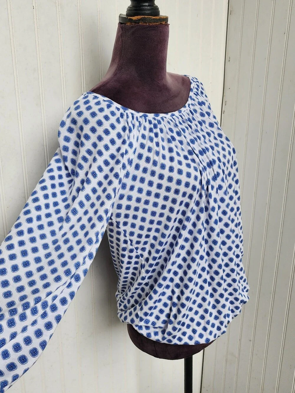 Michael Kors Peasant Blouse Blue White Geometric Print Scoop Neck Relaxed Boho M